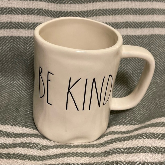 Rae Dunn “Be Kind” Coffee Mug - Picture 1 of 2